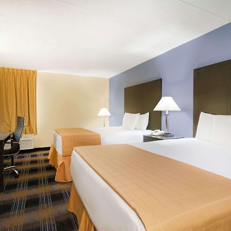 Days Inn By Wyndham Wilkes Barre Экстерьер фото