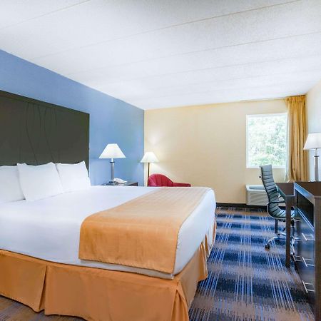 Days Inn By Wyndham Wilkes Barre Экстерьер фото