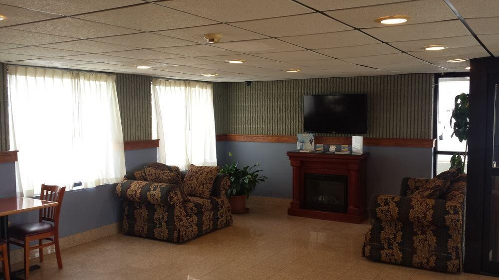 Days Inn By Wyndham Wilkes Barre Экстерьер фото