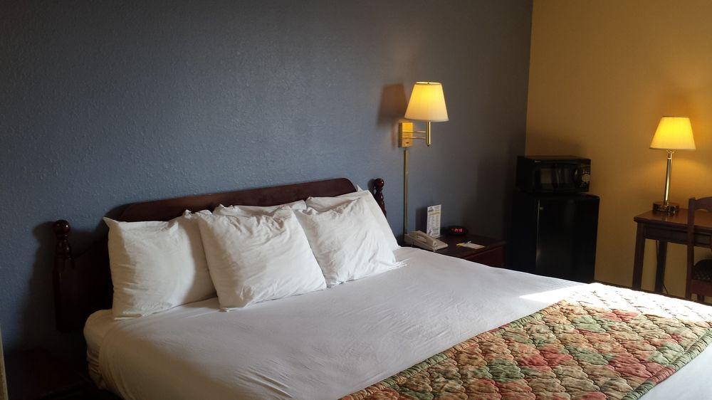 Days Inn By Wyndham Wilkes Barre Экстерьер фото