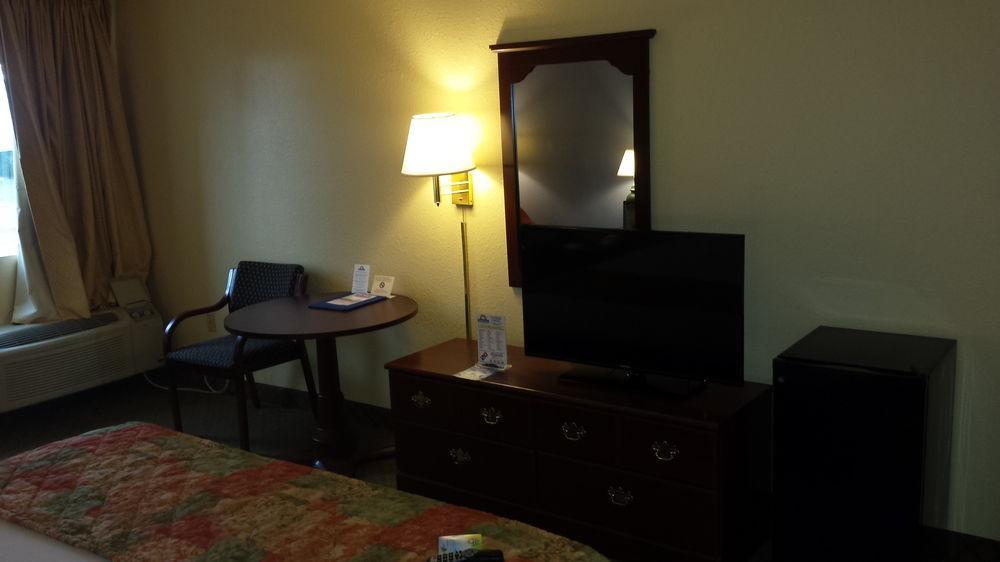 Days Inn By Wyndham Wilkes Barre Экстерьер фото